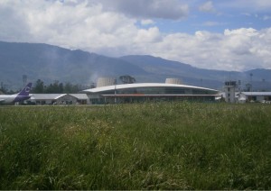 Het nieuwe luchthaven gebouw van Wamena
